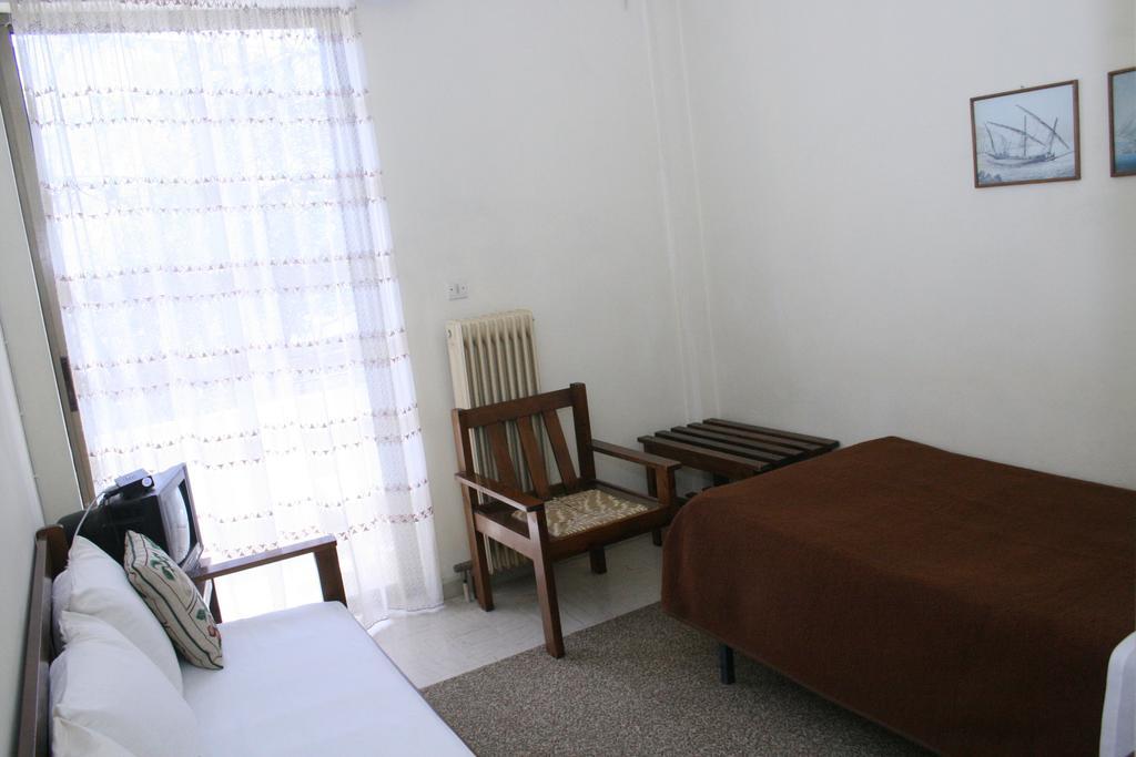 Aparthotel Iliahtides Amarynthos Rom bilde