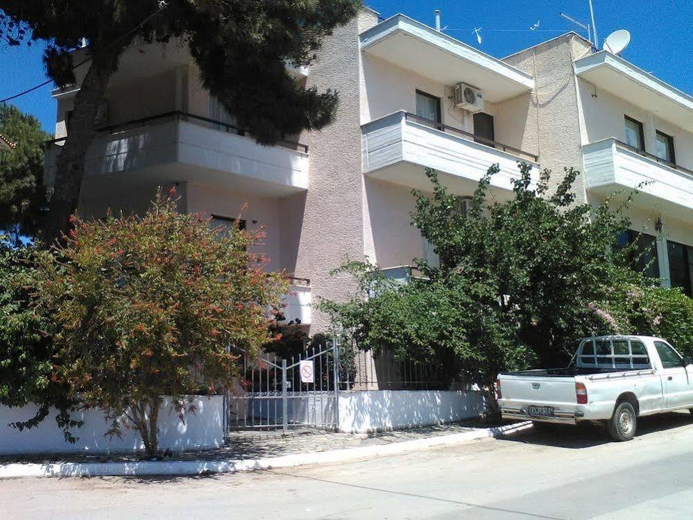 Aparthotel Iliahtides Amarynthos Eksteriør bilde