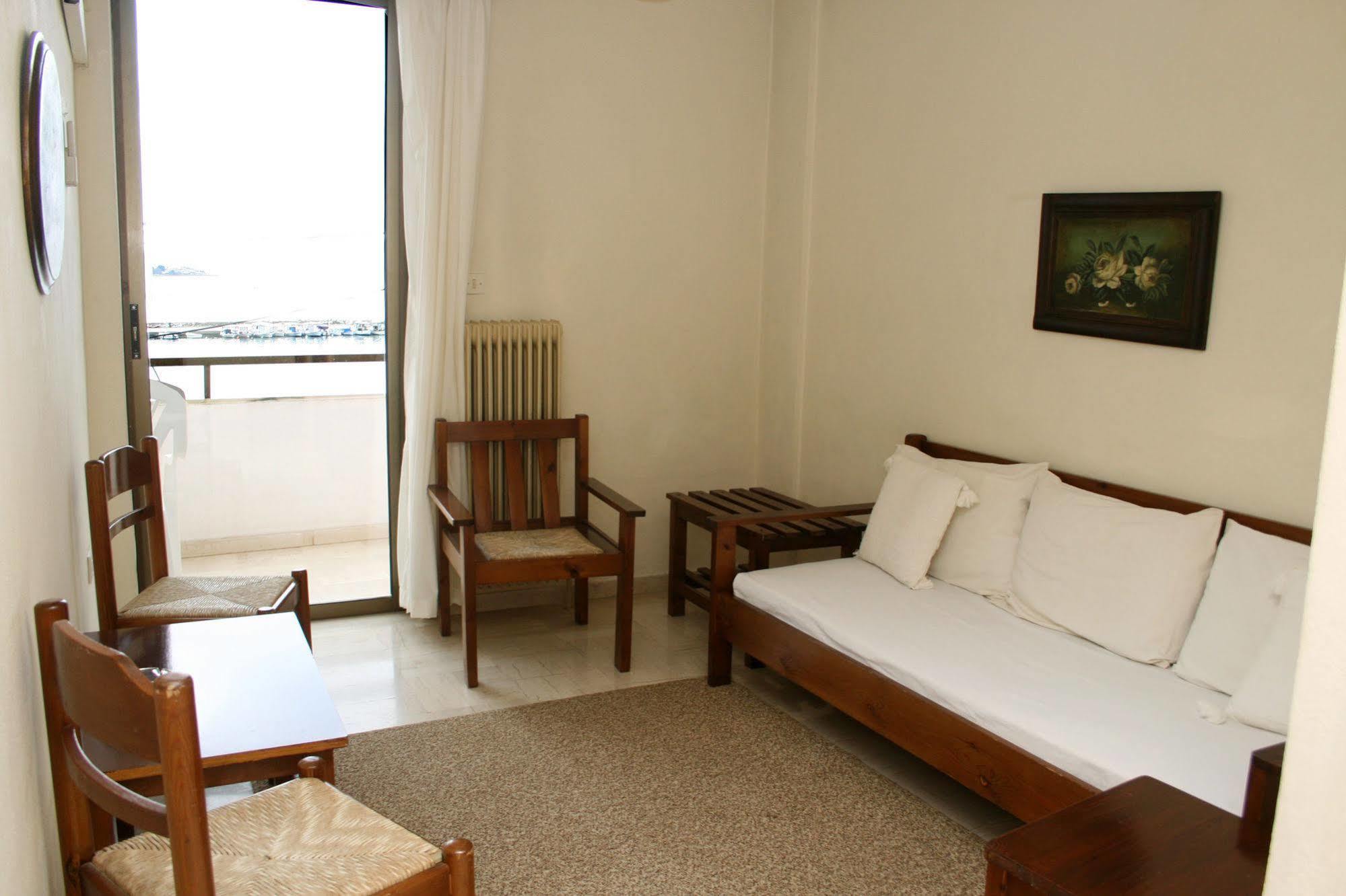 Aparthotel Iliahtides Amarynthos Eksteriør bilde