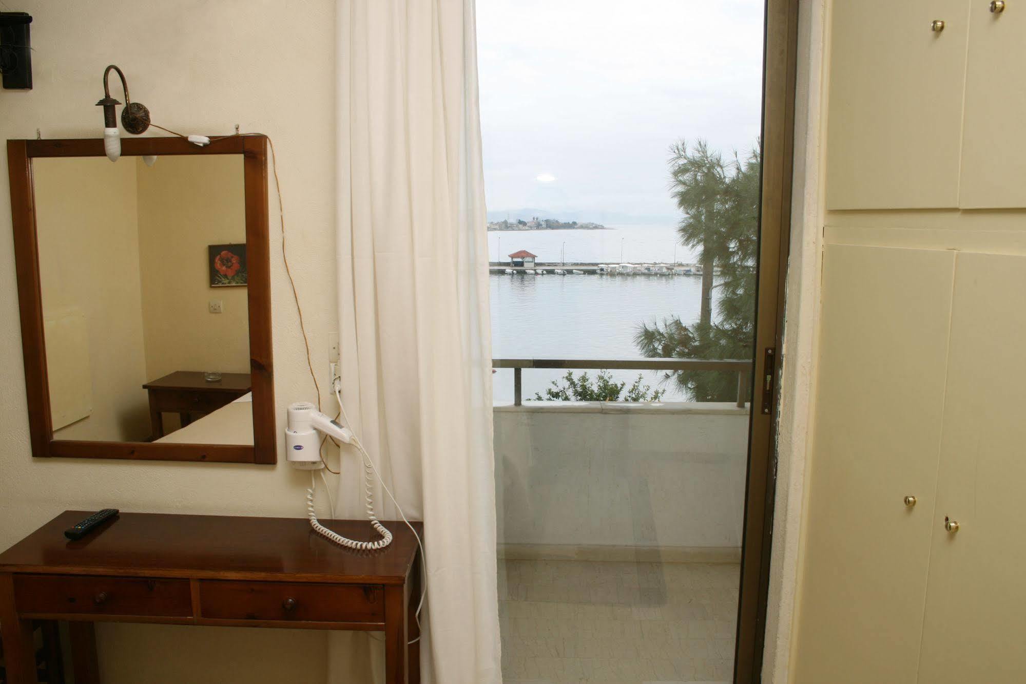 Aparthotel Iliahtides Amarynthos Eksteriør bilde